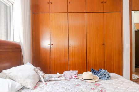 Casa à venda com 630m², 3 quartos e 4 vagas Casa à venda com 630m², 3 quartos e 4 vagasQuarto 1