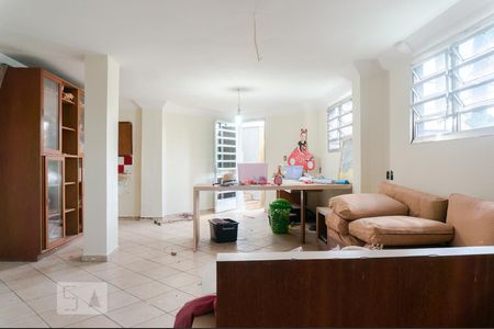 Casa à venda com 630m², 3 quartos e 4 vagas Casa à venda com 630m², 3 quartos e 4 vagasSala de Brinquedos