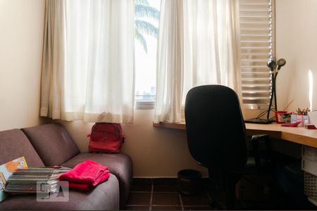 Casa à venda com 630m², 3 quartos e 4 vagas Casa à venda com 630m², 3 quartos e 4 vagasEscritório