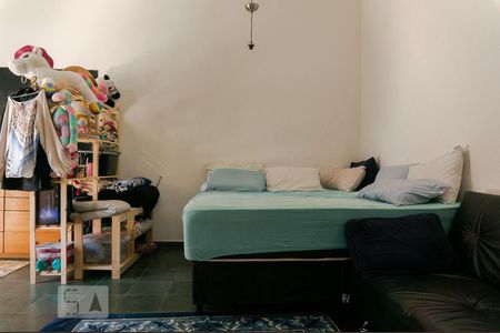 Casa à venda com 630m², 3 quartos e 4 vagas Casa à venda com 630m², 3 quartos e 4 vagasEdícula