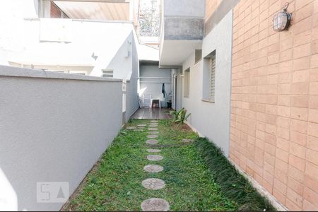 Casa à venda com 630m², 3 quartos e 4 vagas Casa à venda com 630m², 3 quartos e 4 vagasCorredor