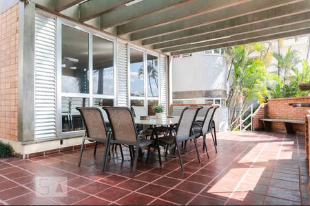 Casa à venda com 630m², 3 quartos e 4 vagas Casa à venda com 630m², 3 quartos e 4 vagasChurrasqueira