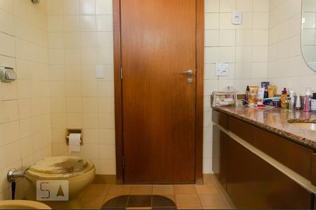 Casa à venda com 630m², 3 quartos e 4 vagas Casa à venda com 630m², 3 quartos e 4 vagasBanheiro da Suíte