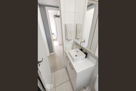 Apartamento à venda com 52m², 2 quartos e 1 vaga Apartamento à venda com 52m², 2 quartos e 1 vagaBanheiro