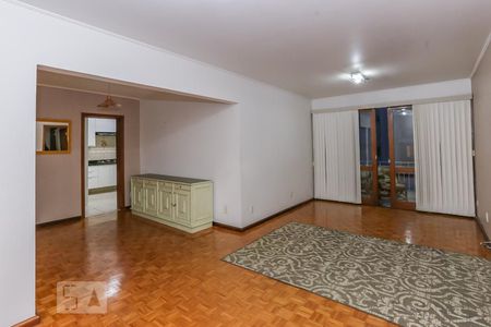Sala de apartamento para alugar com 3 quartos, 130m² em Jardim Lindóia, Porto Alegre