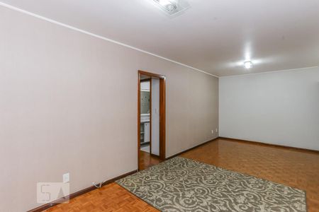 Sala de apartamento para alugar com 3 quartos, 130m² em Jardim Lindóia, Porto Alegre