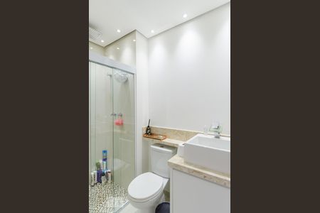 Apartamento à venda com 82m², 2 quartos e 1 vaga Apartamento à venda com 82m², 2 quartos e 1 vagaBanheiro da suíte