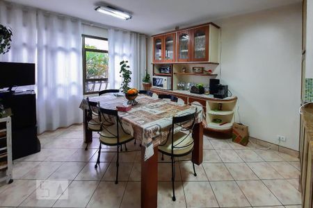 Apartamento à venda com 228m², 4 quartos e 3 vagas Apartamento à venda com 228m², 4 quartos e 3 vagasCozinha