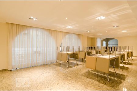 Apartamento à venda com 228m², 4 quartos e 3 vagas Apartamento à venda com 228m², 4 quartos e 3 vagasÁrea Comum