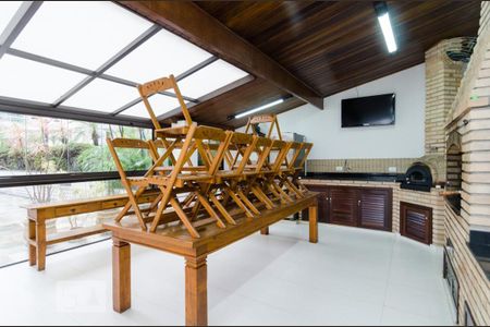 Apartamento à venda com 228m², 4 quartos e 3 vagas Apartamento à venda com 228m², 4 quartos e 3 vagasÁrea Comum