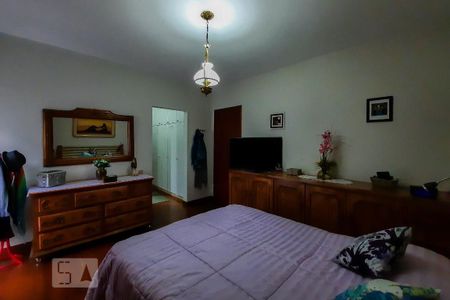 Apartamento à venda com 228m², 4 quartos e 3 vagas Apartamento à venda com 228m², 4 quartos e 3 vagasSuíte 2