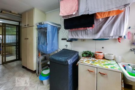 Apartamento à venda com 228m², 4 quartos e 3 vagas Apartamento à venda com 228m², 4 quartos e 3 vagasÁrea de Serviço