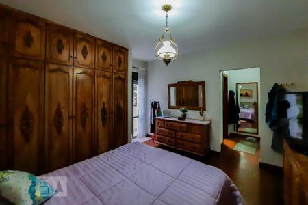 Apartamento à venda com 228m², 4 quartos e 3 vagas Apartamento à venda com 228m², 4 quartos e 3 vagasSuíte 2