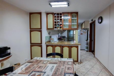 Apartamento à venda com 228m², 4 quartos e 3 vagas Apartamento à venda com 228m², 4 quartos e 3 vagasCozinha