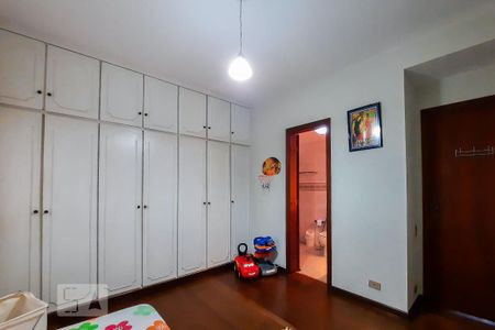 Apartamento à venda com 228m², 4 quartos e 3 vagas Apartamento à venda com 228m², 4 quartos e 3 vagasSuíte 1