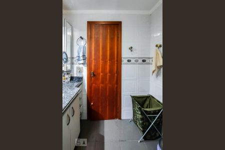 Apartamento à venda com 228m², 4 quartos e 3 vagas Apartamento à venda com 228m², 4 quartos e 3 vagasBanheiro da Suíte 2