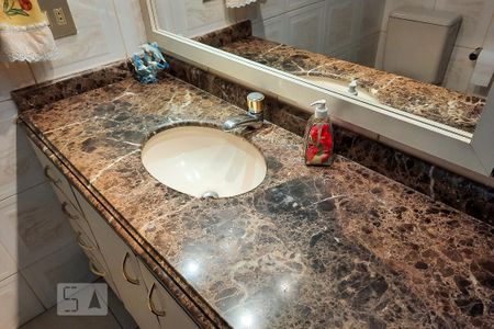 Apartamento à venda com 228m², 4 quartos e 3 vagas Apartamento à venda com 228m², 4 quartos e 3 vagasBanheiro Social