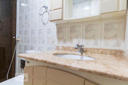 Banheiro de apartamento para alugar com 2 quartos, 70m² em Vila Alexandria, São Paulo