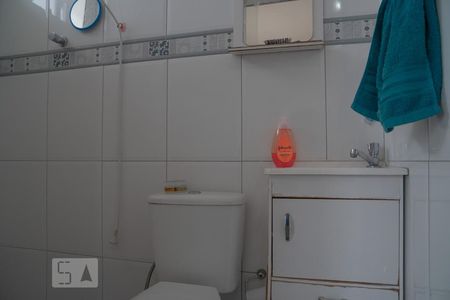 Casa à venda com 204m², 3 quartos e 4 vagasBanheiro Suite 2 