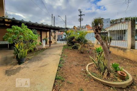 Casa à venda com 175m², 4 quartos e 2 vagas Casa à venda com 175m², 4 quartos e 2 vagasQuintal