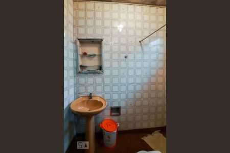 Casa à venda com 175m², 4 quartos e 2 vagas Casa à venda com 175m², 4 quartos e 2 vagasBanheiro 2