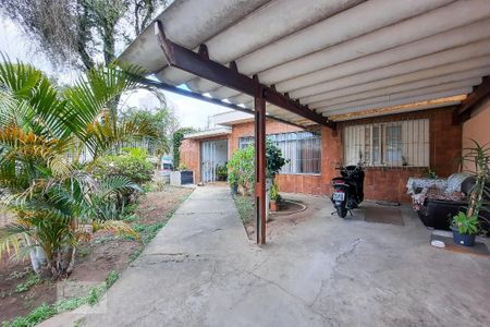 Casa à venda com 175m², 4 quartos e 2 vagas Casa à venda com 175m², 4 quartos e 2 vagasGaragem