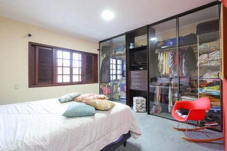 Casa à venda com 220m², 3 quartos e 6 vagas Casa à venda com 220m², 3 quartos e 6 vagasSuíte