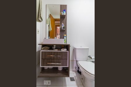 Apartamento à venda com 57m², 2 quartos e 1 vaga Apartamento à venda com 57m², 2 quartos e 1 vagaBanheiro