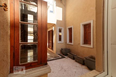 Casa à venda com 300m², 4 quartos e 2 vagas Casa à venda com 300m², 4 quartos e 2 vagasQuintal