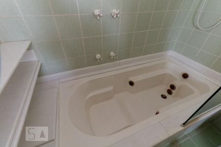 Casa à venda com 300m², 4 quartos e 2 vagas Casa à venda com 300m², 4 quartos e 2 vagasSuíte 2