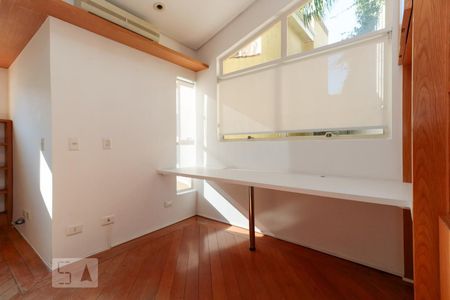 Casa à venda com 300m², 4 quartos e 2 vagas Casa à venda com 300m², 4 quartos e 2 vagasedícula