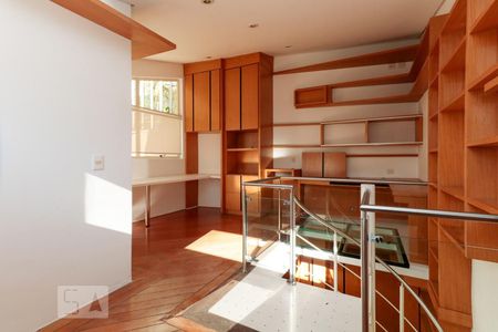Casa à venda com 300m², 4 quartos e 2 vagas Casa à venda com 300m², 4 quartos e 2 vagasedícula