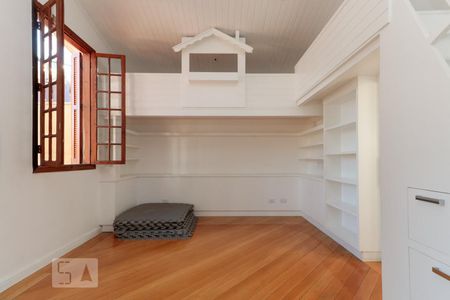 Casa à venda com 300m², 4 quartos e 2 vagas Casa à venda com 300m², 4 quartos e 2 vagasSuíte 2