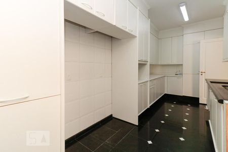 Casa à venda com 300m², 4 quartos e 2 vagas Casa à venda com 300m², 4 quartos e 2 vagasCozinha