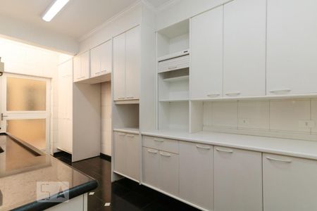 Casa à venda com 300m², 4 quartos e 2 vagas Casa à venda com 300m², 4 quartos e 2 vagasCozinha