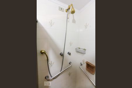 Apartamento para alugar com 150m², 5 quartos e 2 vagasBanheiro da Suíte 3 Chuveiro