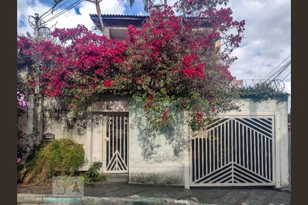 Casa à venda com 260m², 4 quartos e 3 vagasFachada