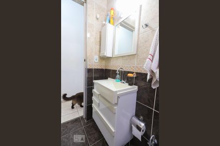 Casa à venda com 200m², 3 quartos e 2 vagas Casa à venda com 200m², 3 quartos e 2 vagasBanheiro 2