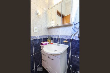 Casa à venda com 200m², 3 quartos e 2 vagas Casa à venda com 200m², 3 quartos e 2 vagasBanheiro da Suíte