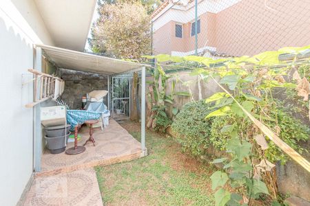 Casa à venda com 800m², 4 quartos e 6 vagas Casa à venda com 800m², 4 quartos e 6 vagasCanil