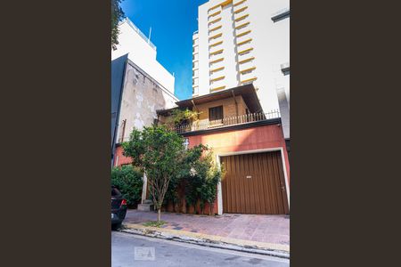 Casa à venda com 230m², 4 quartos e 3 vagasFachada