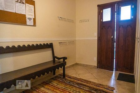 Casa à venda com 230m², 4 quartos e 3 vagasBanheiro 1