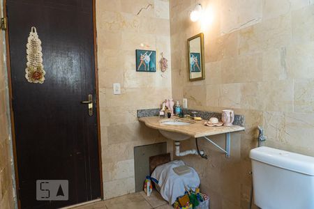 Casa à venda com 230m², 4 quartos e 3 vagasBanheiro