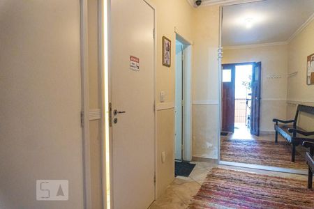 Casa à venda com 230m², 4 quartos e 3 vagasBanheiro 1