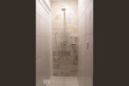 Casa à venda com 230m², 4 quartos e 3 vagasBanheiro 1