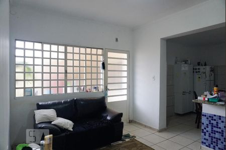 Casa à venda com 105m², 2 quartos e sem vaga Casa à venda com 105m², 2 quartos e sem vagaCasa 3 - Sala