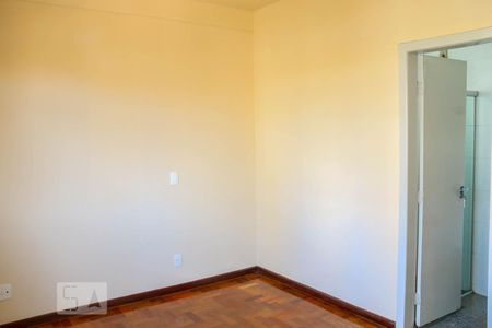 Apartamento à venda com 300m², 3 quartos e 4 vagas Apartamento à venda com 300m², 3 quartos e 4 vagasQuarto Suíte