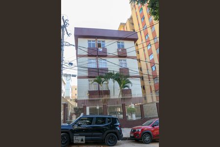 Apartamento à venda com 300m², 3 quartos e 4 vagas Apartamento à venda com 300m², 3 quartos e 4 vagasFachada