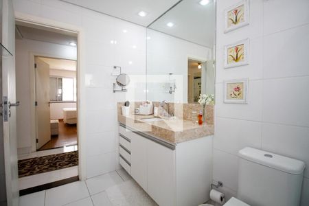 Apartamento à venda com 170m², 3 quartos e 1 vaga Apartamento à venda com 170m², 3 quartos e 1 vagaBanheiro Social