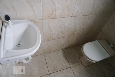 Casa à venda com 165m², 2 quartos e 2 vagas Casa à venda com 165m², 2 quartos e 2 vagasBanheiro